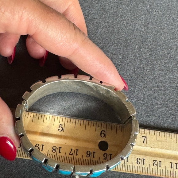 Vintage Sterling silver and turquoise hinged bracelet - Picture 8 of 15